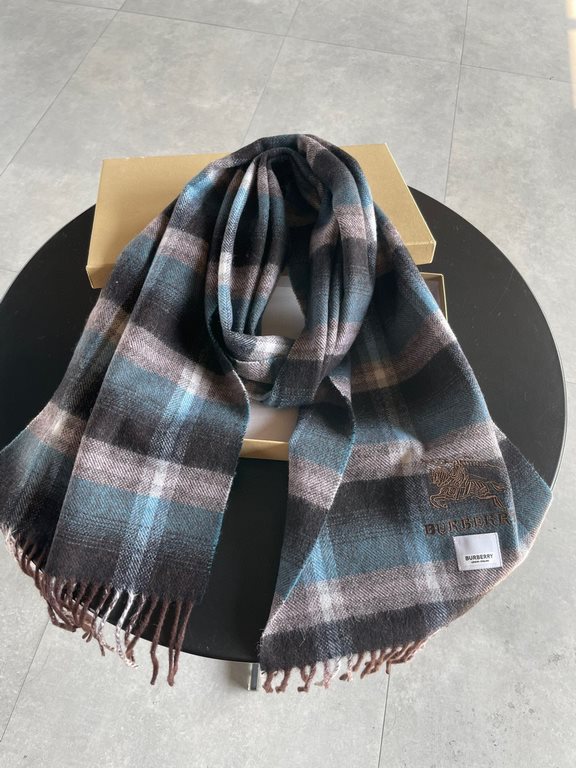 Price  Barberry's latest plaid men's and women's welfare models   The classic plaid mixed velvet scarf of the hallowed royalty Barbara's War Horse  Exclusive channel goods bulingbuling series! Hand one! Give a good gift 