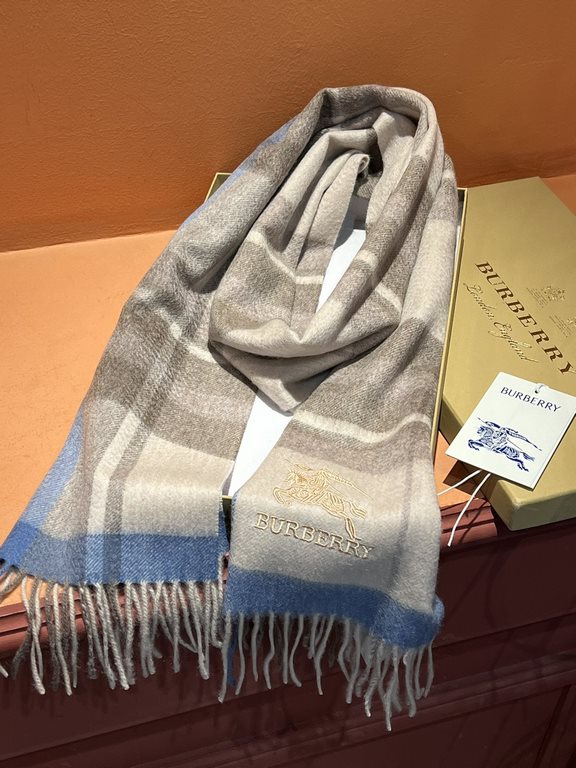 Price   heavy recommended   Burberry New - couple models cashmere scarf   perfect selection of superior cashmere fibers, time-consuming and labor-intensive, and then soaked in clear spring water polyester, so that cashme