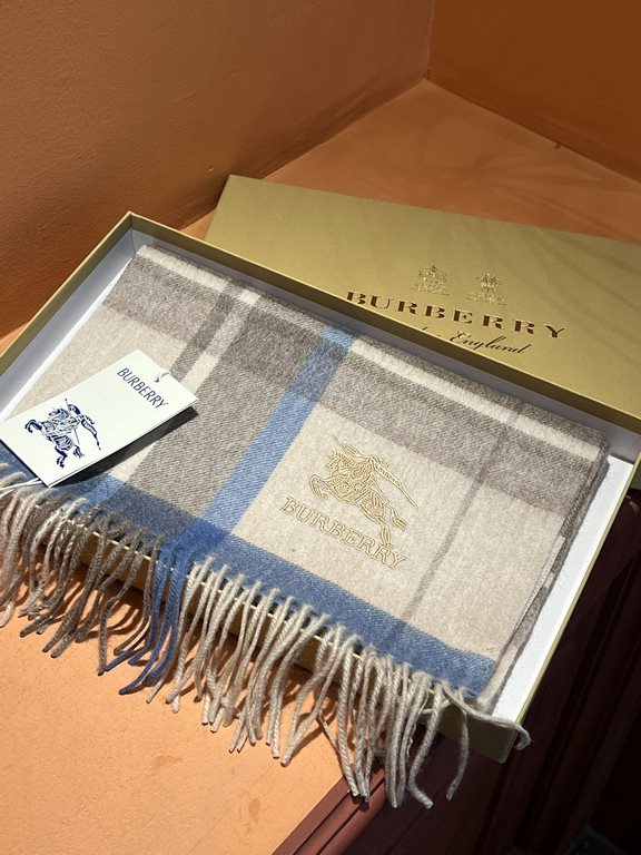 Price   heavy recommended   Burberry New - couple models cashmere scarf   perfect selection of superior cashmere fibers, time-consuming and labor-intensive, and then soaked in clear spring water polyester, so that cashme