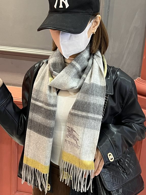 Price   heavy recommended   Burberry New - couple models cashmere scarf   perfect selection of superior cashmere fibers, time-consuming and labor-intensive, and then soaked in clear spring water polyester, so that cashme