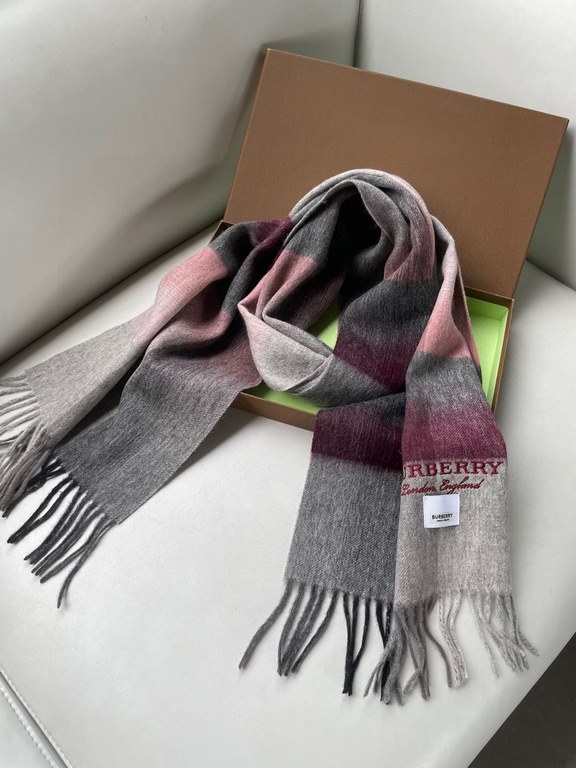 Burberry High-quality imported cashmere letters logo embroidered scarf surprise shelves Overseas counter latest men and women couples cashmere scarf domestic counter are not on the shelves from the style to the fabric ar