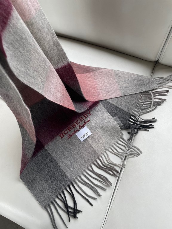 Burberry High-quality imported cashmere letters logo embroidered scarf surprise shelves Overseas counter latest men and women couples cashmere scarf domestic counter are not on the shelves from the style to the fabric ar