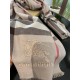 Burberry counter new   scarf shawl heavy to come. Counter inspection  burberry original single hall of fame royal newest models   counter in the sale of 16,000   manpower essential burberry single product. Each color is 