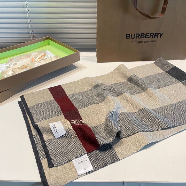 vi  recommended  Barberry 2022 counter the latest models Tb scarf [top cashmere scarf]   burst models Oh    physical genuinely beautiful   knitted scarf with a fine logo embroidery     the entire scarf color collocation 