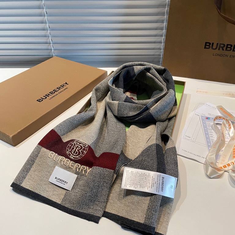 vi  recommended  Barberry 2022 counter the latest models Tb scarf [top cashmere scarf]   burst models Oh    physical genuinely beautiful   knitted scarf with a fine logo embroidery     the entire scarf color collocation 