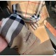 Heavyweight recommended   [top foreign single]   fire N years of the classic grid, when the trend of people have several Burberry scarves in the closet, a small scarf its role can not be underestimated, it is absolutely 