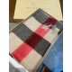 Burberry overseas counter the latest men's women's couple   cashmere scarf ~ surprise on the shelves   domestic counters are not on the shelves, from the style to the fabric are awesome  , the classic striped pattern, ra