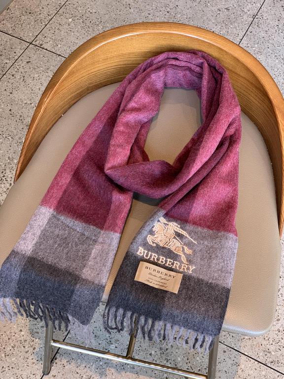 Burberry latest men's two-color pure cashmere scarf   our men's scarf and buy and cherish ~~~ men's models are really few and far between, only a few models a year, are export orders so it is more difficult to meet. Men'