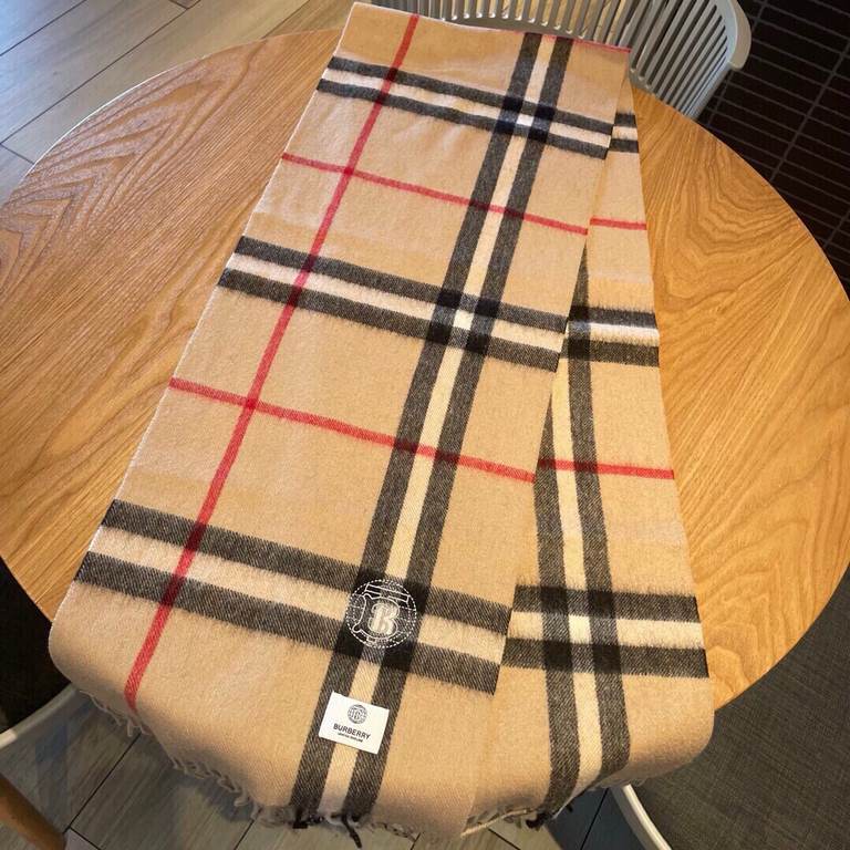 Burberry - Burberry Plaid Scarf  So good looking it's crazy, so stylish and glamorous   Very svelte and stylish fallwinter piece! Really love it, very Classical men's design. Men's things less but fine  100% lamb's wool,