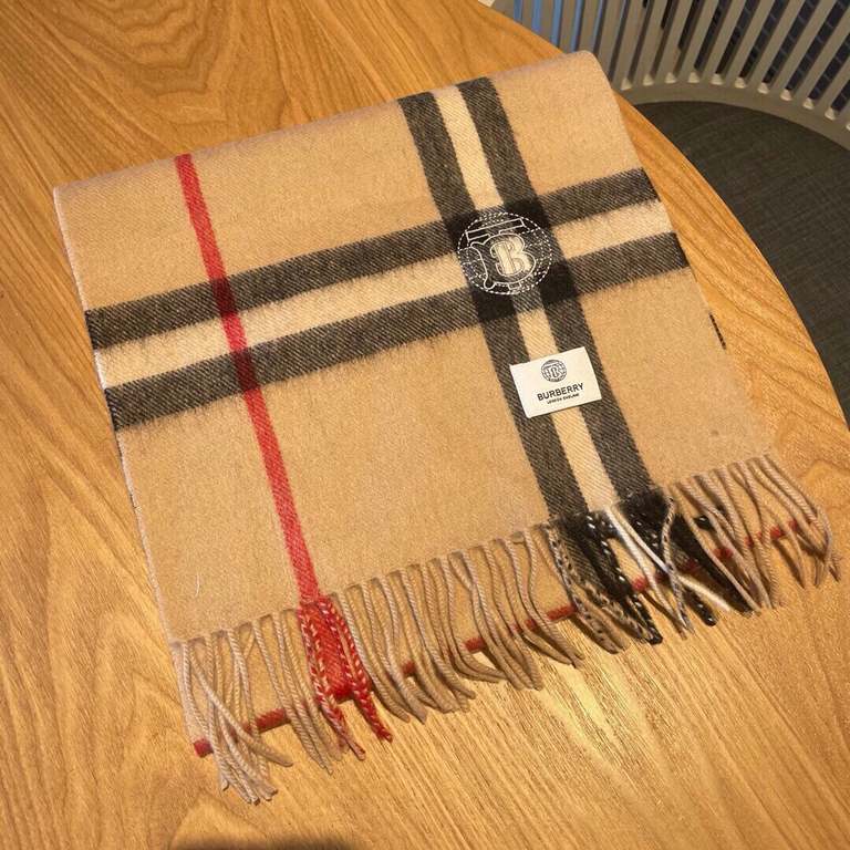 Burberry - Burberry Plaid Scarf  So good looking it's crazy, so stylish and glamorous   Very svelte and stylish fallwinter piece! Really love it, very Classical men's design. Men's things less but fine  100% lamb's wool,