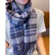 Burberry collection models double-sided scarf   this is called the real family benefits  B home this cashmere shawl fabric is very satisfied ~ feel really good to no   chilly winter stick neck around really comfortable s