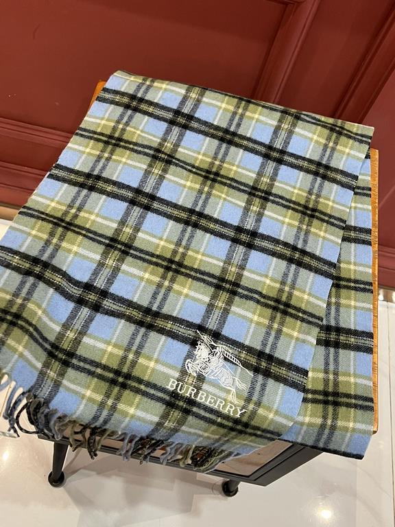 Burberry burberry counter grade classic cashmere plaid scarf! The true fragrance series must be recommended! Counter the latest quality, the current counter are replaced with pure handmade four corners sewing white label