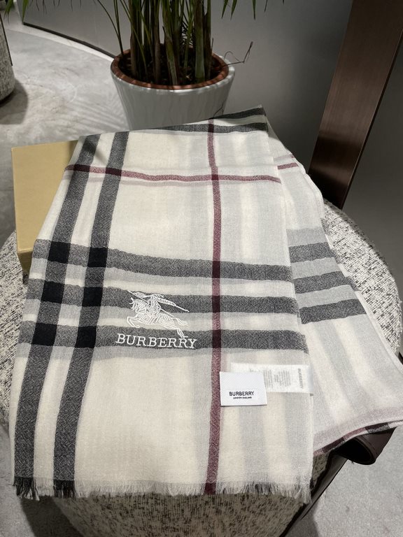 Burberry genuine series goods exclusively for flagship store vip      top Scotland imported cashmere   incomparable noble elegance intellectual style   simple atmospheric design   absolute Not fancy style Ring velvet pro