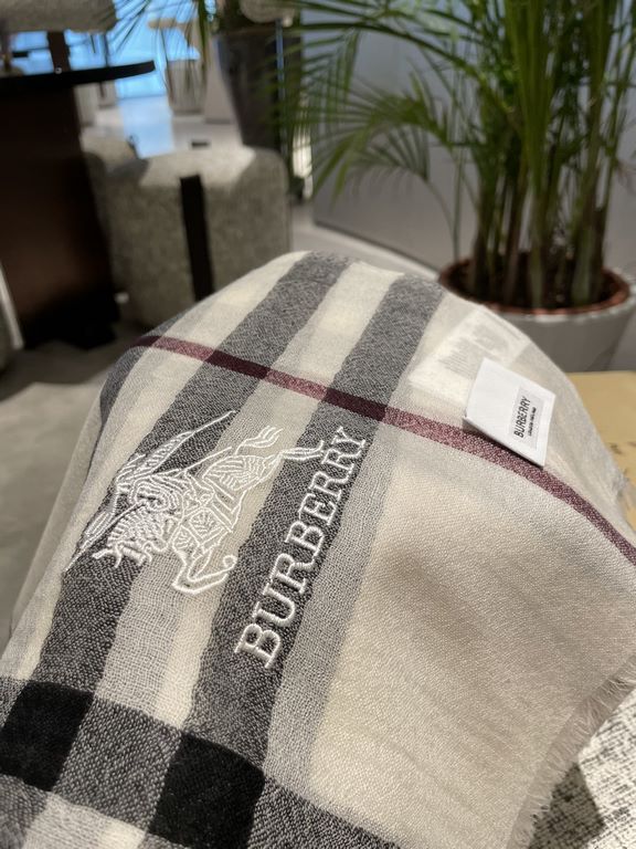 Burberry genuine series goods exclusively for flagship store vip      top Scotland imported cashmere   incomparable noble elegance intellectual style   simple atmospheric design   absolute Not fancy style Ring velvet pro