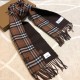 Burberry Burberry - Reversible Dual Purpose Checked Cashmere Scarf  2023 The newest model of the pop-up, cozy scarf, made of soft cashmere fabric, produced in a traditional Scottish workshop with a long history of 200 ye