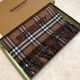 Burberry Burberry - Reversible Dual Purpose Checked Cashmere Scarf  2023 The newest model of the pop-up, cozy scarf, made of soft cashmere fabric, produced in a traditional Scottish workshop with a long history of 200 ye