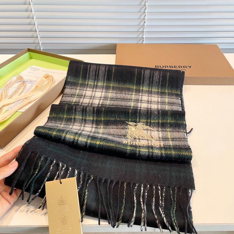 Men's and women's models are beautiful! Burberry Burberry British counter pure tail single! 2022 fall and winter order square cashmere temperament beauty essential models! In fact, the scarf has long ceased to be just a 