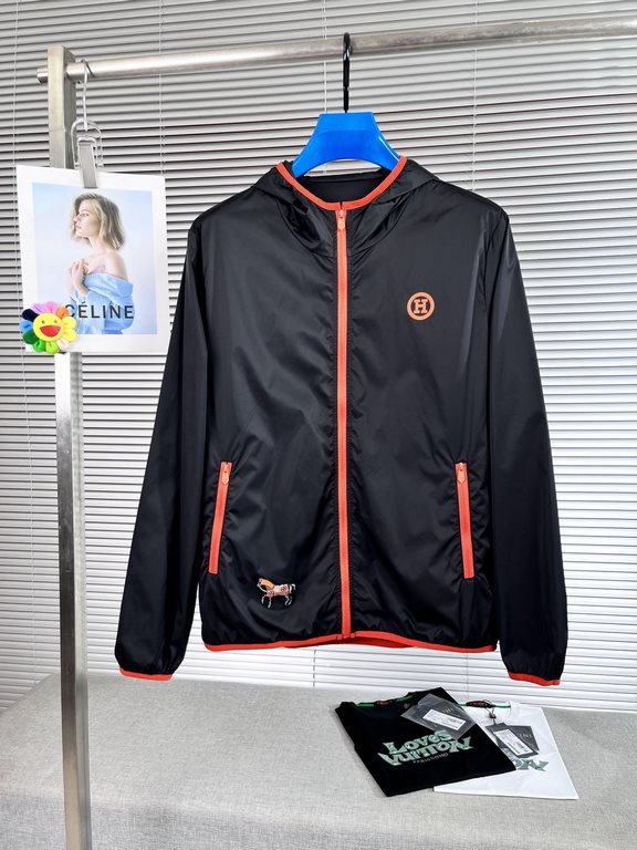 Hermes Hooded Sun Jacket Coat, spring new quick-drying breathable outdoor sports jacket, the original single counter jacket sun screen clothing, luxury classic brand original LOGO accessories counter hot models The body 