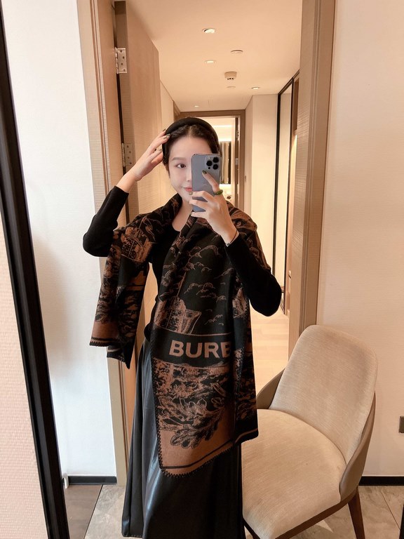 BURBERRY. exquisite triangular needle locking edge Original single beauty, the classic explosive models are back   high cutting-edge    Burberry new  embroidered war horse  imported Nepalese cashmere top embroidery scarf