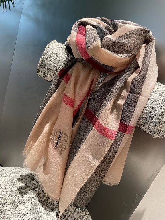 P  Burberry formal series of goods exclusively for the flagship store vip      top Scotland imported cashmere   incomparable noble elegance intellectual style   simple atmospheric design   absolute Not fancy style Ring v