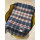 . Burberry original single counter small shawl, the domestic counter has not been put on sale    100% top cashmere material   very warm   soft skin-friendly, do not tie the neck   classic Burberry plaid reversible design