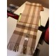 Burberry overseas counter the latest men's women's couple   lamb wool scarf ~ surprise on the shelves   domestic counters are not on the shelves, from the style to the fabric are awesome  , the classic striped pattern, r