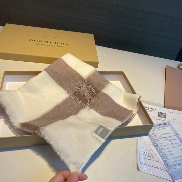 Highly recommended!!! Premium cozy chic vibe, take it if you believe me! This soft scarf from Burberry that touches the heart, inimitable color and temperament!!!! Scarf light and shadow will also have a very beautiful s