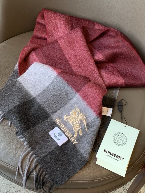 Burberry latest men's two-color pure cashmere scarf   our men's scarf and buy and cherish ~~~ men's models are really few and far between, only a few models a year, are export orders so it is more difficult to meet. Men'