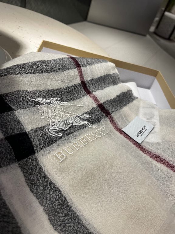 Burberry genuine series goods exclusively for flagship store vip      top Scotland imported cashmere   incomparable noble elegance intellectual style   simple atmospheric design   absolute Not fancy style Ring velvet pro