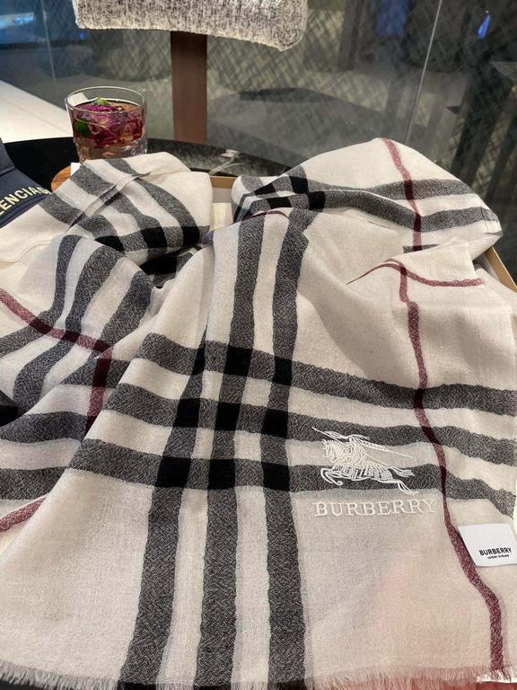 Burberry genuine series goods exclusively for flagship store vip      top Scotland imported cashmere   incomparable noble elegance intellectual style   simple atmospheric design   absolute Not fancy style Ring velvet pro