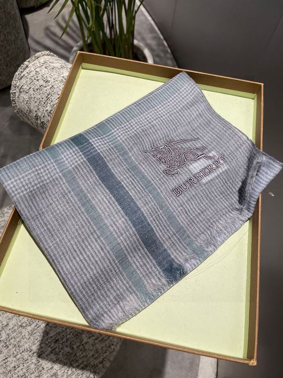 Highly recommended!!! Premium cozy chic vibe, take it if you believe me! This soft scarf from Burberry that touches the heart, inimitable color and temperament!!!! Scarf light and shadow will also have a very beautiful s