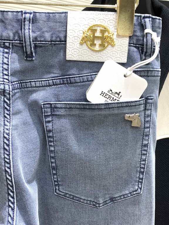 Hermes H Home. Couture feel, super soft denim fabric , light blue jeans.The fabric is very special, a blend of ultra-fine imitation cotton yarns, ultra-soft and comfortable.It has a denim casualness, a sense of leisure, 