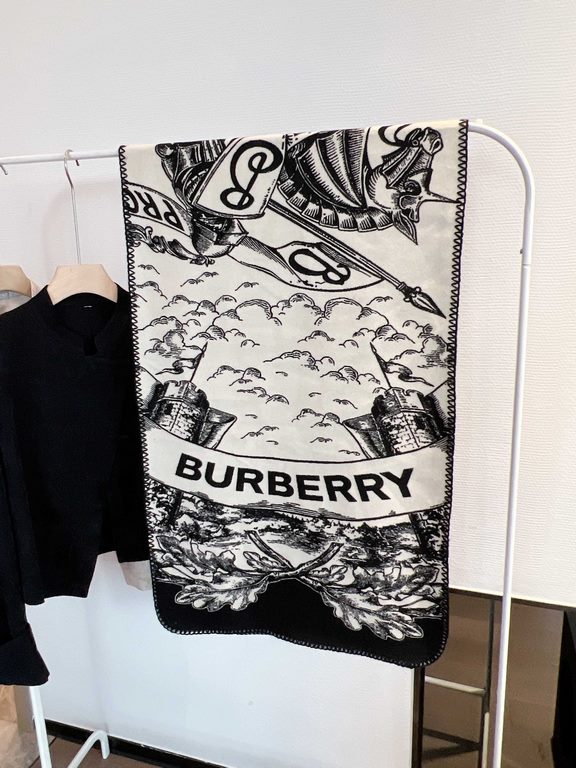 BURBERRY. exquisite triangular needle locking edge Original single beauty, the classic explosive models are back   high cutting-edge    Burberry new  embroidered war horse  imported Nepalese cashmere top embroidery scarf