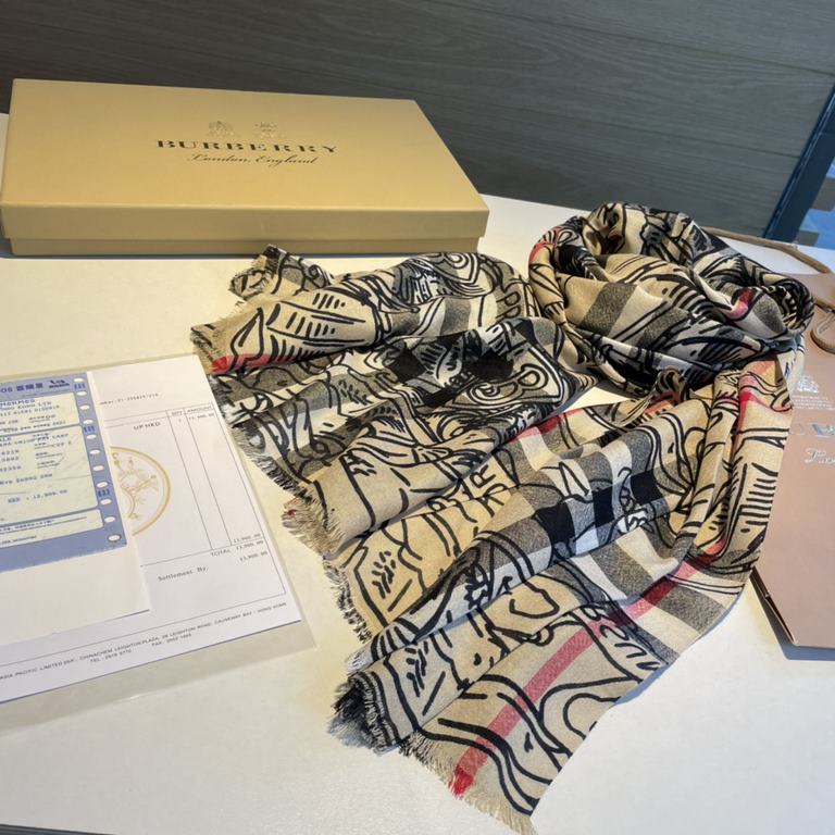 Equestrian rider Burberry counter new   scarf shawl heavy to come. Counter inspection  burberry original single hall of fame royal latest models  counter in the sale of 16,000   manpower must have burberry single product