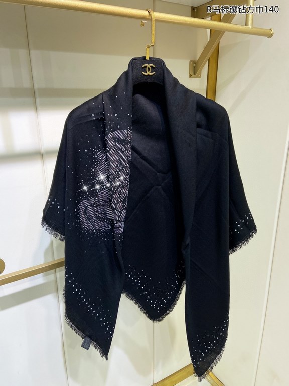 Beautiful      counter channel goods [B horse label diamond square scarf 140] top hot drill process, the absolute hard goods, Burberry has always been the wind vane of the popularity of each out of a scarf are sought aft