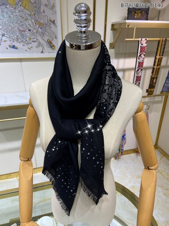 Beautiful      counter channel goods [B horse label diamond square scarf 140] top hot drill process, the absolute hard goods, Burberry has always been the wind vane of the popularity of each out of a scarf are sought aft