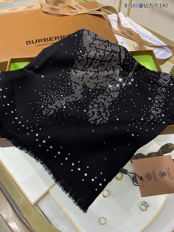 Beautiful      counter channel goods [B horse label diamond square scarf 140] top hot drill process, the absolute hard goods, Burberry has always been the wind vane of the popularity of each out of a scarf are sought aft