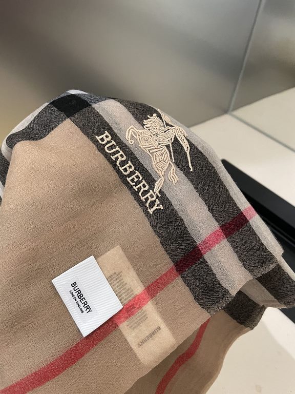 Burberry genuine series goods exclusively for flagship store vip      top Scotland imported cashmere   incomparable noble elegance intellectual style   simple atmospheric design   absolute Not fancy style Ring velvet pro