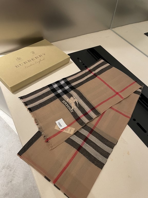 Burberry genuine series goods exclusively for flagship store vip      top Scotland imported cashmere   incomparable noble elegance intellectual style   simple atmospheric design   absolute Not fancy style Ring velvet pro