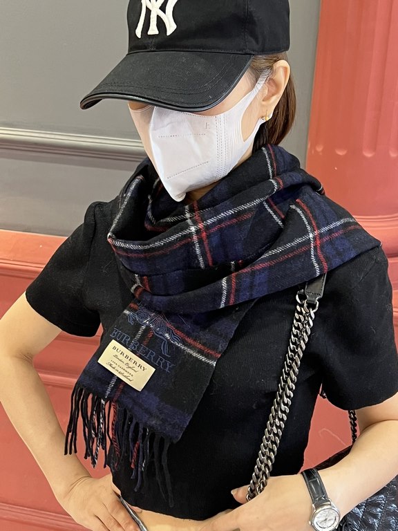 Barberry classic models cashmere plaid quality feel good to not  100% cashmere   high cutting-edge products   absolutely screaming quality   top design models of fashion big brands ... Classic plaid with fashion color bl