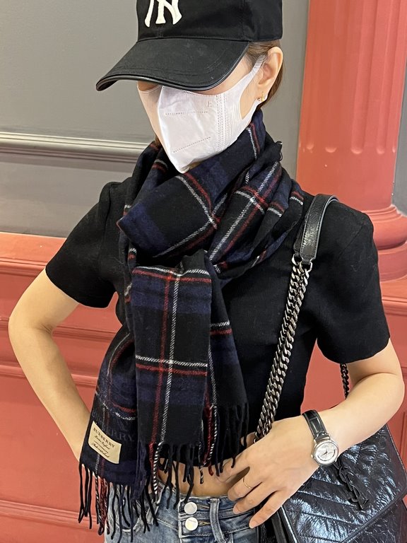 Barberry classic models cashmere plaid quality feel good to not  100% cashmere   high cutting-edge products   absolutely screaming quality   top design models of fashion big brands ... Classic plaid with fashion color bl