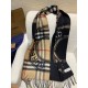 Limited edition B family crest double-sided printed scarf   classic plaid for the bottom, highlighting the temperament   This is a limited edition, sold  , men and women's universal models, must must must must collect! T