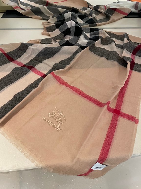 P Burberry genuine series goods exclusively for flagship store vip      top Scotland imported cashmere   incomparable noble elegance Intellectual style   concise atmospheric design   absolutely not Fancy style Ring velve