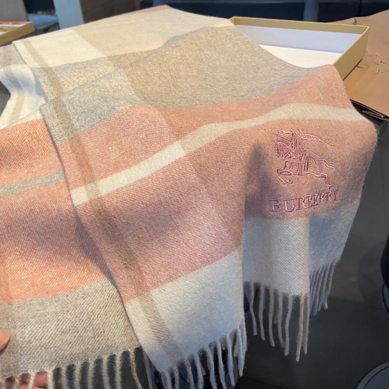 Burberry High-quality imported cashmere letters logo embroidered scarf surprise shelves Overseas counter latest men and women couples cashmere scarf domestic counter are not on the shelves from the style to the fabric ar