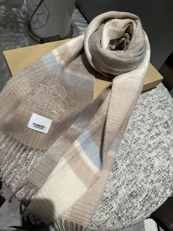 Barberry [Men's and Women's Scarves] Rage to keep for yourself, a rare high-end men's model! Family benefits! Burberry very positive men's scarf ~ fabric big love, very soft and delicate comfortable, light water ripple! 