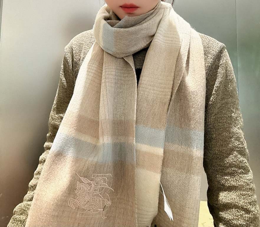 Barberry [Men's and Women's Scarves] Rage to keep for yourself, a rare high-end men's model! Family benefits! Burberry very positive men's scarf ~ fabric big love, very soft and delicate comfortable, light water ripple! 