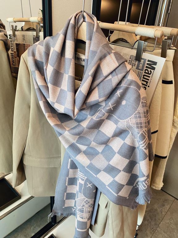 BURBERRY (Burberry) cartoon bear This year's hottest with this year's latest pattern using high-end spray painting perfectly presented in the scarf Bajia special launch are a great international model Elegant, noble, exq