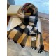 The Burberry Bur cashmere plaid looks crazy good, so stylish and glamorous!!!! Very svelte and stylish fallwinter piece! Really like it, very Classical men's design. Men's stuff less and more! ! 100% cashmere, the feel i