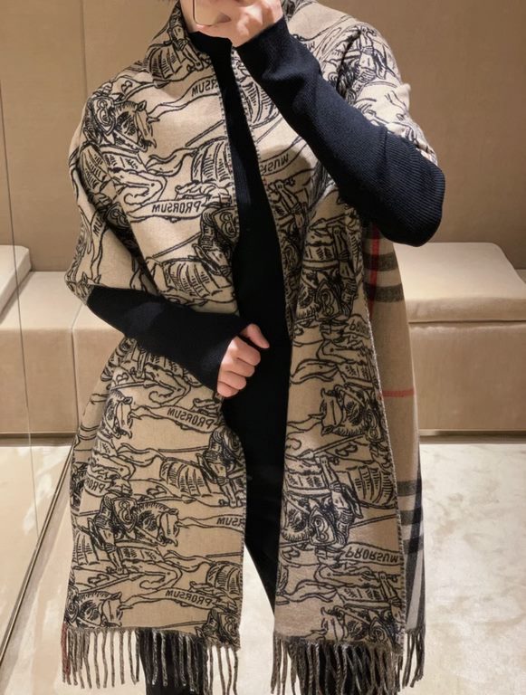 Exclusive explosive models, Bur equestrian knight reversible shawl, all kinds of good-looking, known as Burberry's most beautiful models this year, the most classic jacquard equestrian warhorse logo  classic khaki color 