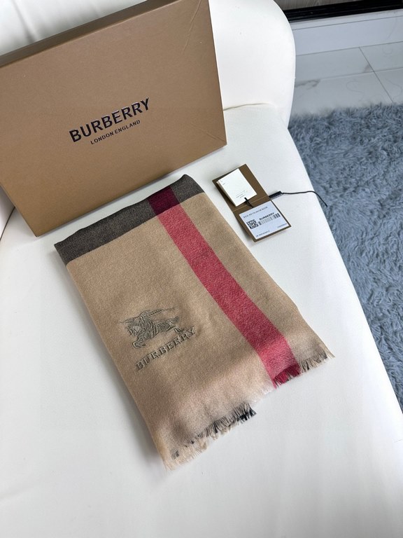 2023 Burberry formal series goods exclusively for flagship store vip      top Scotland imported cashmere   incomparably noble and elegant Intellectual style   concise atmospheric design   Absolutely not fancy style Ring 